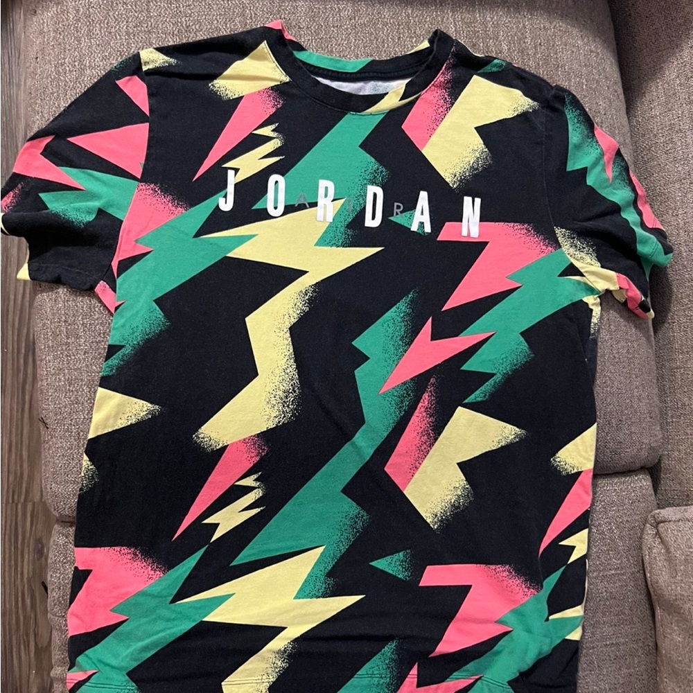 Large vintage multicolored men’s Jordan graphic t-shirt.